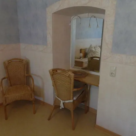 Ferienhaus Zur Alten Burg Loesenich Apartamento *