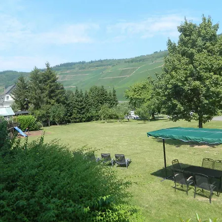 Ferienhaus Zur Alten Burg Loesenich Apartamento